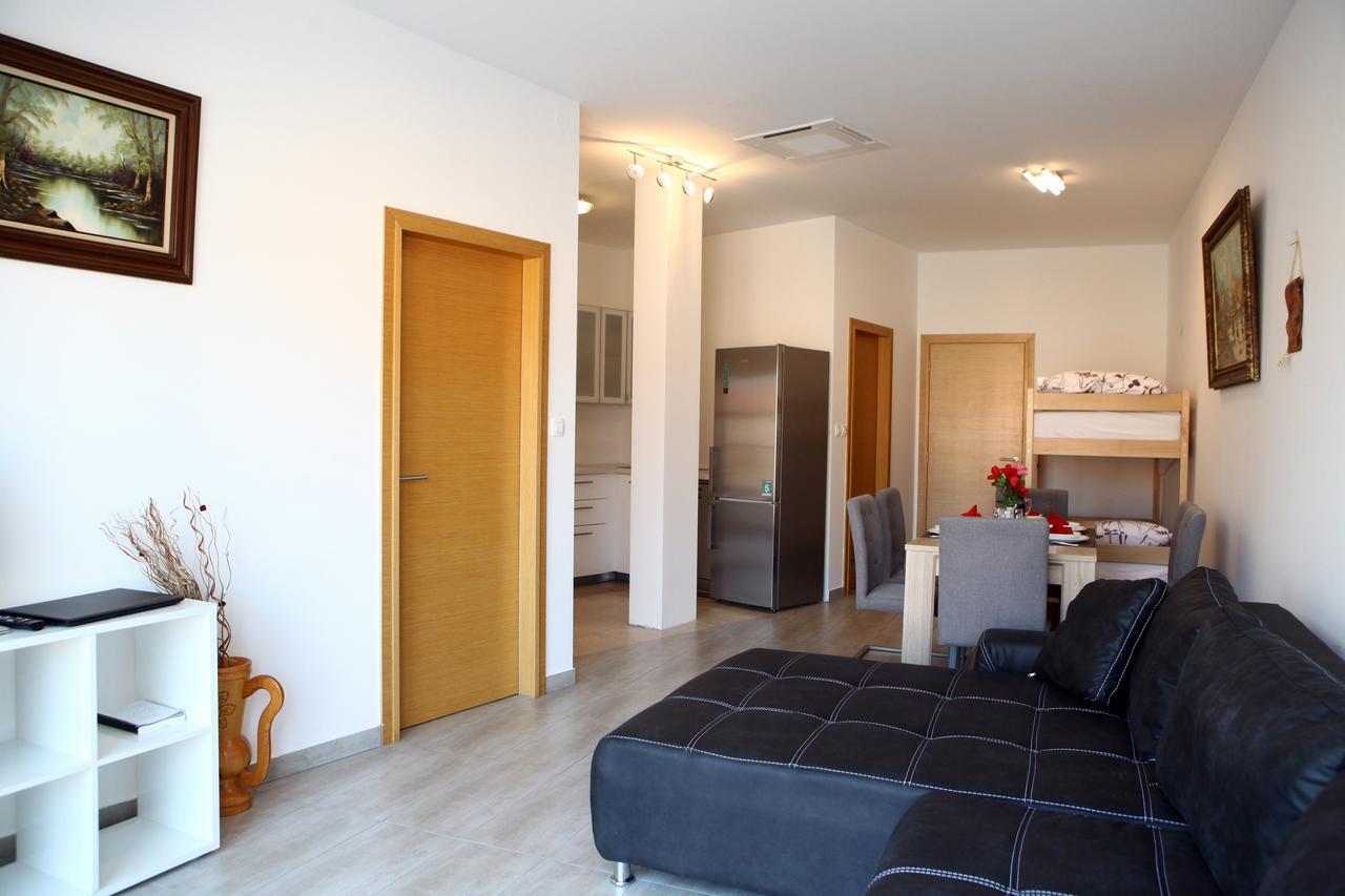 Charming San Simon Beach Apartment Jn Izola Ngoại thất bức ảnh