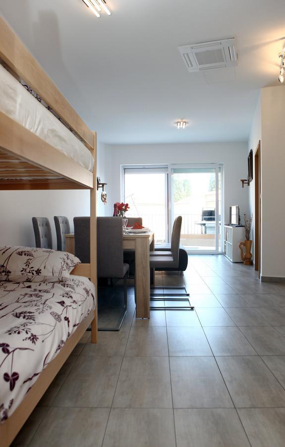 Charming San Simon Beach Apartment Jn Izola Ngoại thất bức ảnh